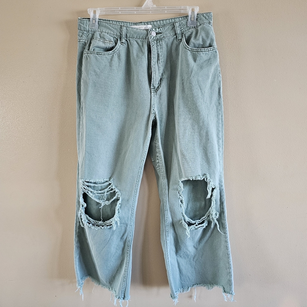 Altar'd State Green High Rise Cropped Aubrielle Straight Legged Jean Size 31